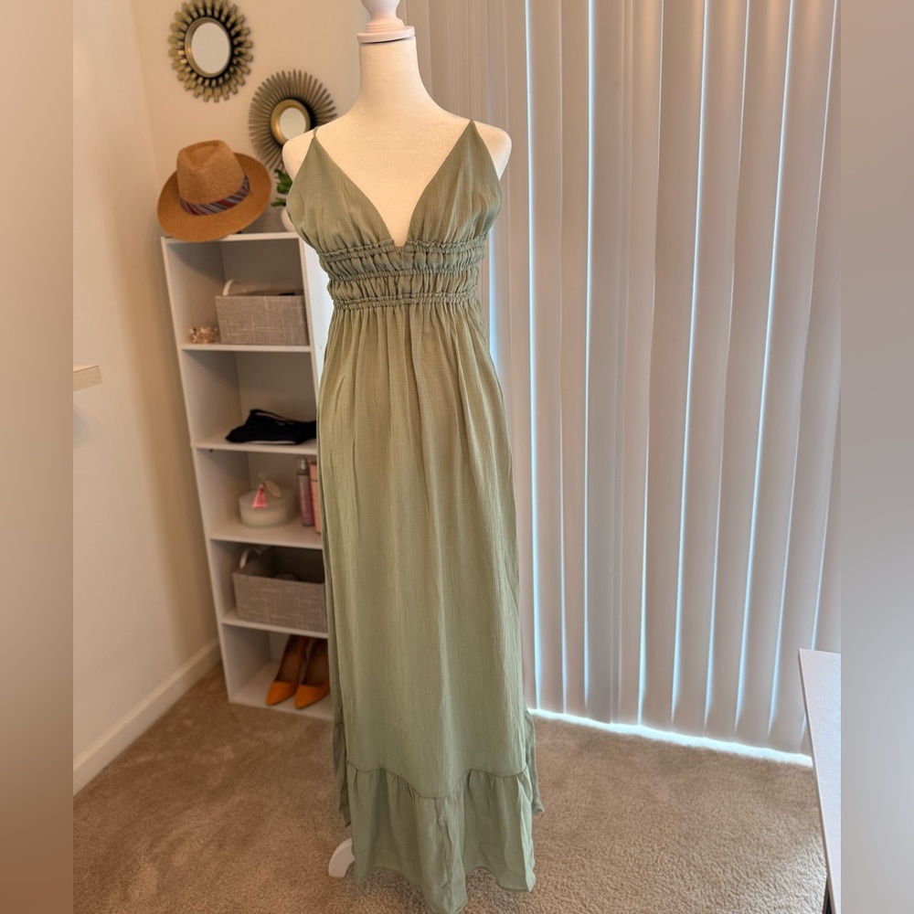 Green Sleeveless V-Neck Maxi Sundress